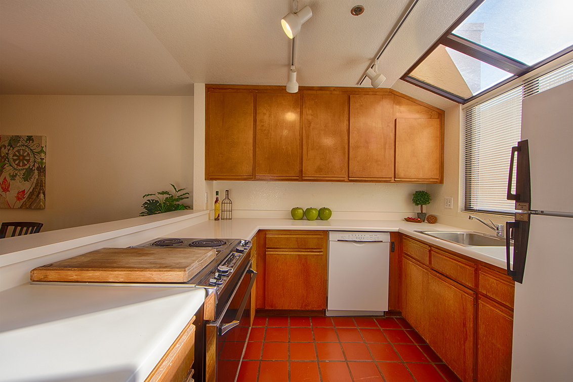 Kitchen - 153 S California Ave F205, Palo Alto 94306