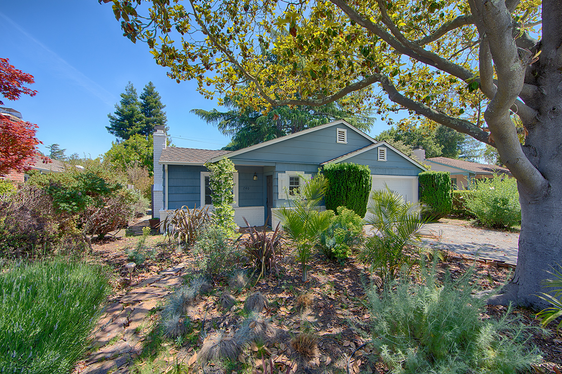 740 Coastland Dr - Palo Alto
