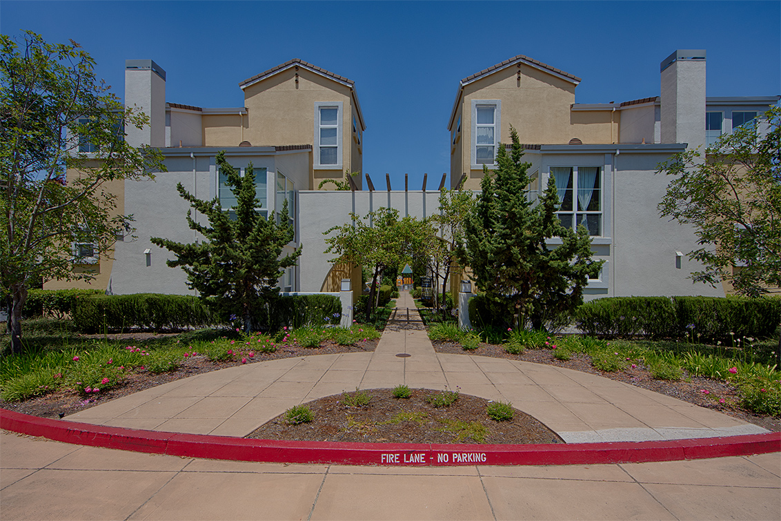 102 Montelena Ct - Mountain View