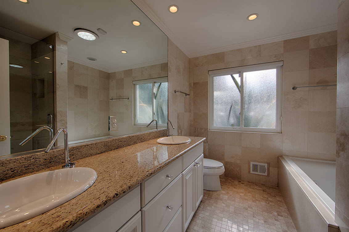 Bathroom 2 (A) picture - 799 University Ave, Los Altos 94024
