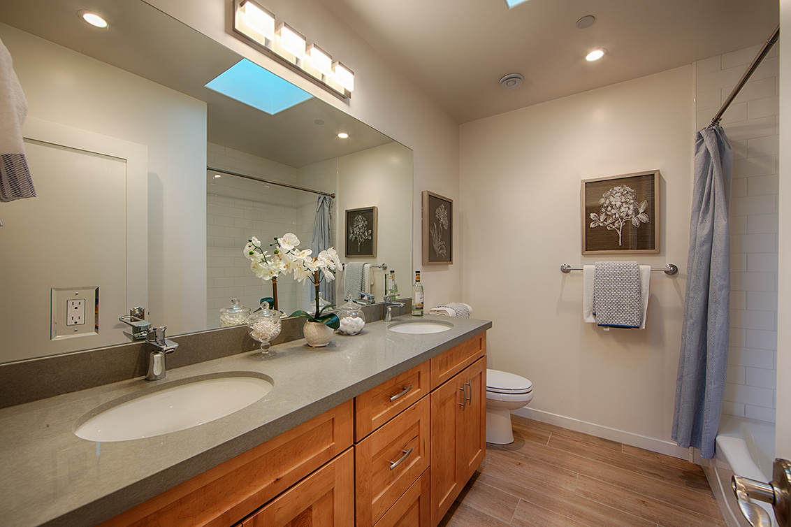 Bathroom 2 (A) Picture - 240 Arlington Rd, Redwood City 94062 Bathroom 2 (A) picture - 240 Arlington Rd, Redwood City 94062