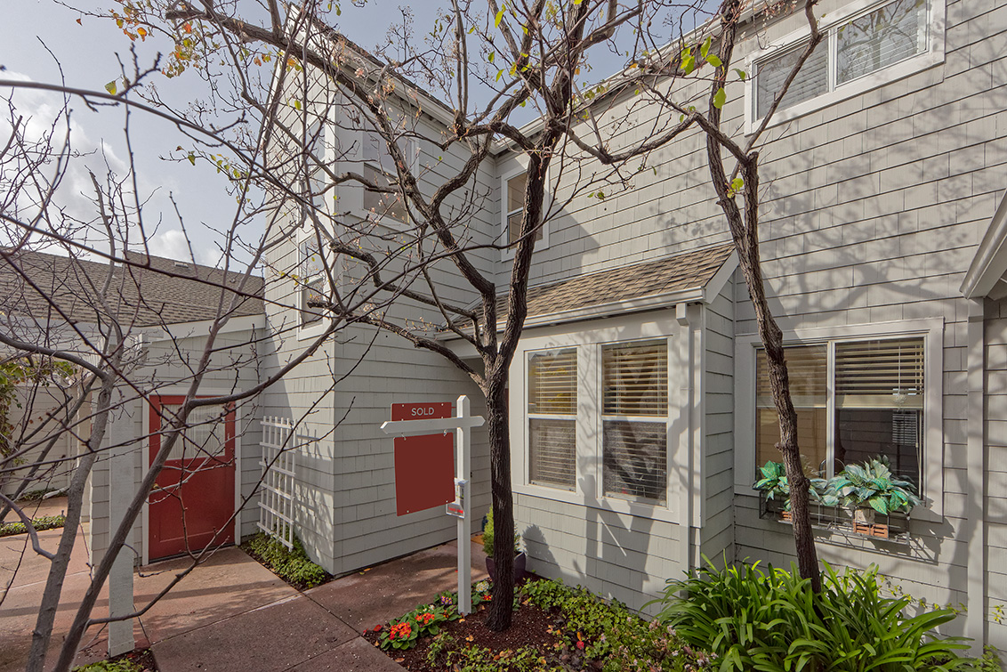 201 Mendocino Way - Redwood Shores