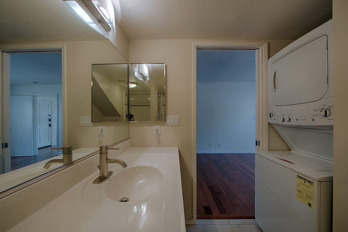 Bathroom 1 (B) Picture - 566 Vista Ave, Palo Alto 94306 Bathroom 1 (B) picture - 566 Vista Ave, Palo Alto 94306