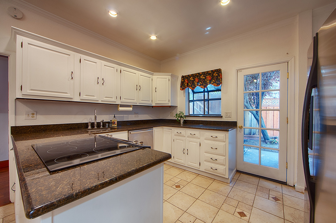Kitchen - 2055 Alameda Way, San Jose 95126