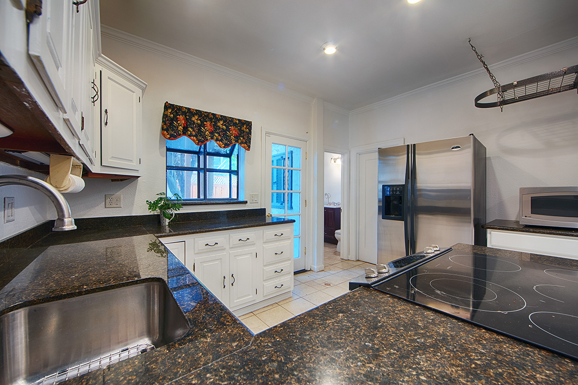Kitchen (D) picture - 2055 Alameda Way, San Jose 95126