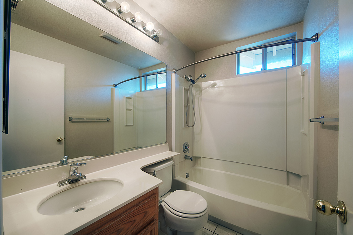 Bathroom 2 (A) picture - 337 Ballymore Cir, San Jose 95136