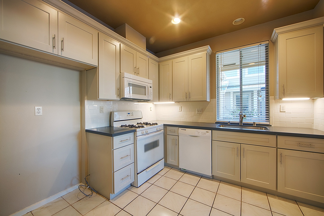 Kitchen - 337 Ballymore Cir, San Jose 95136