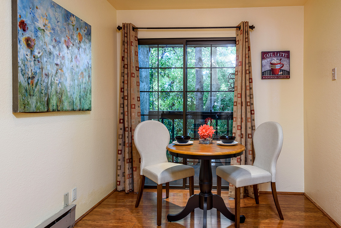 Breakfast Area (A) picture - 1126 Brewster Ave, Redwood City 94062