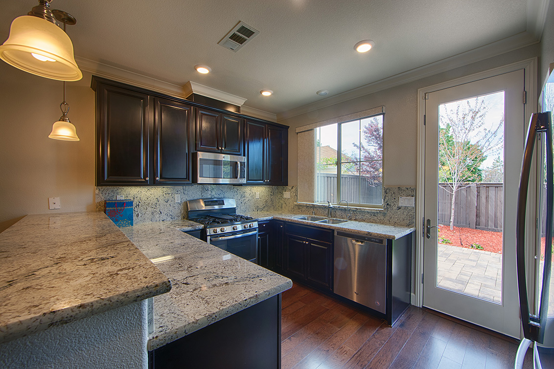 Kitchen (B) picture - 41559 Casabella Common, Fremont 94539