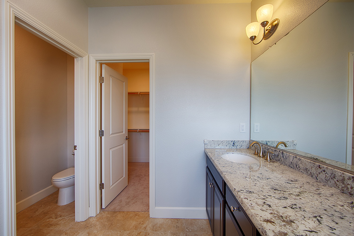 Master Bath (B) picture - 41559 Casabella Common, Fremont 94539