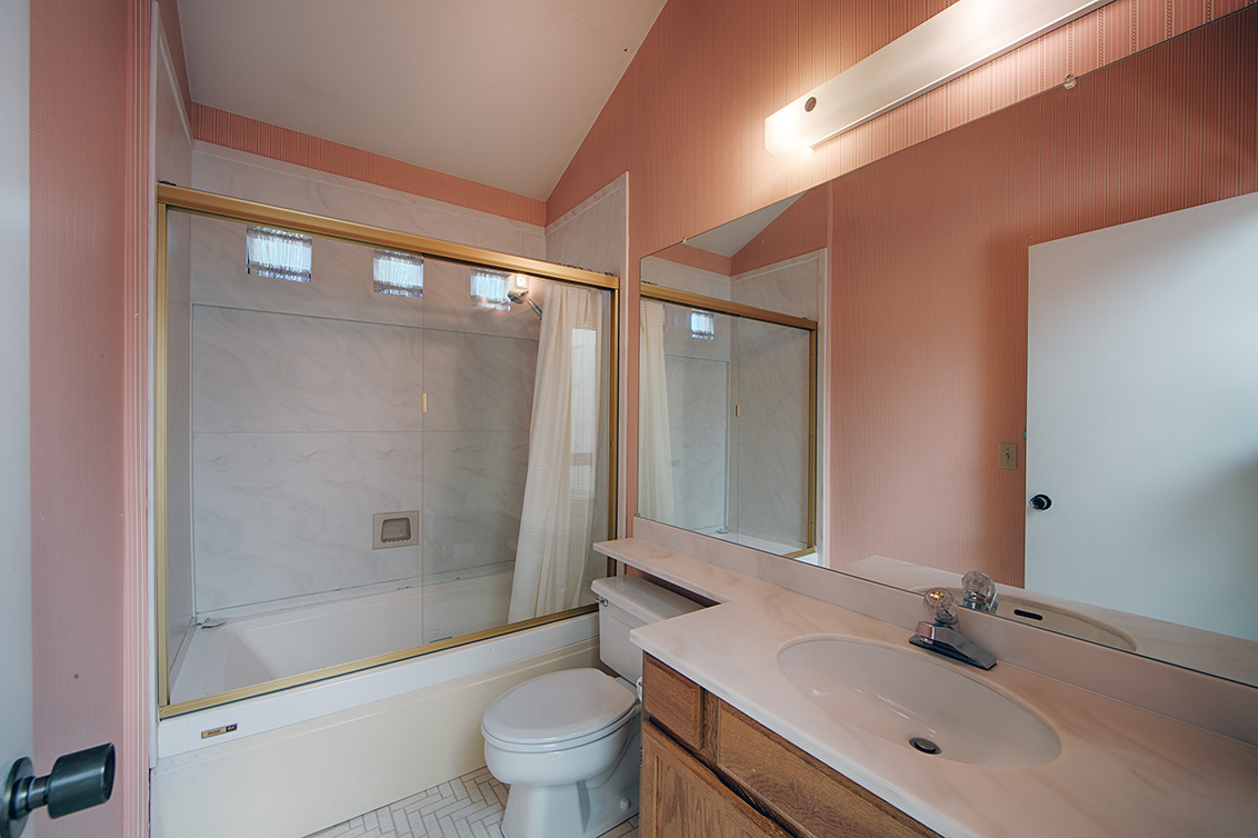 Bathroom 2 (A) picture - 731 Chestnut St 100, San Carlos 94070