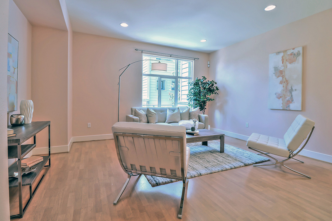 Living Room - 933 Curlew Ln, Palo Alto 94303
