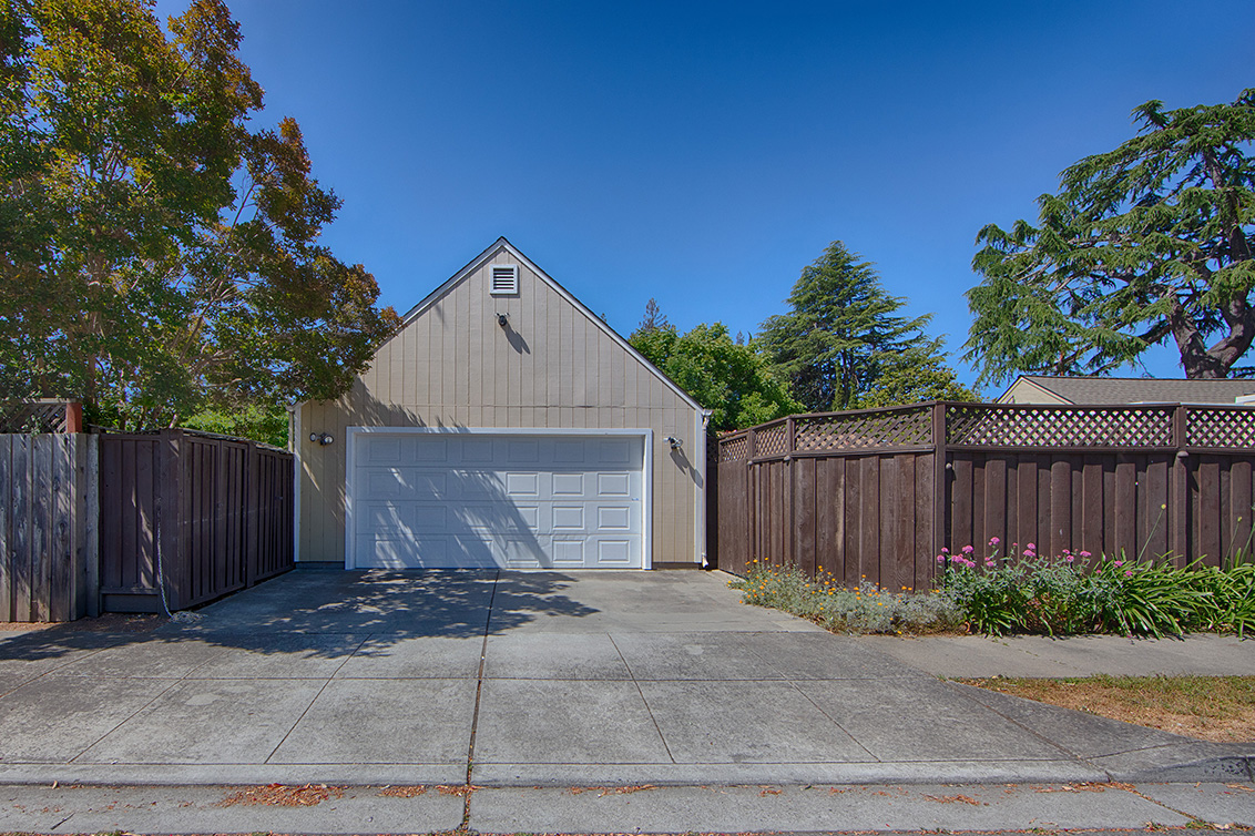 Garage (A) picture - 90 Dexter Ave, Redwood City 94063