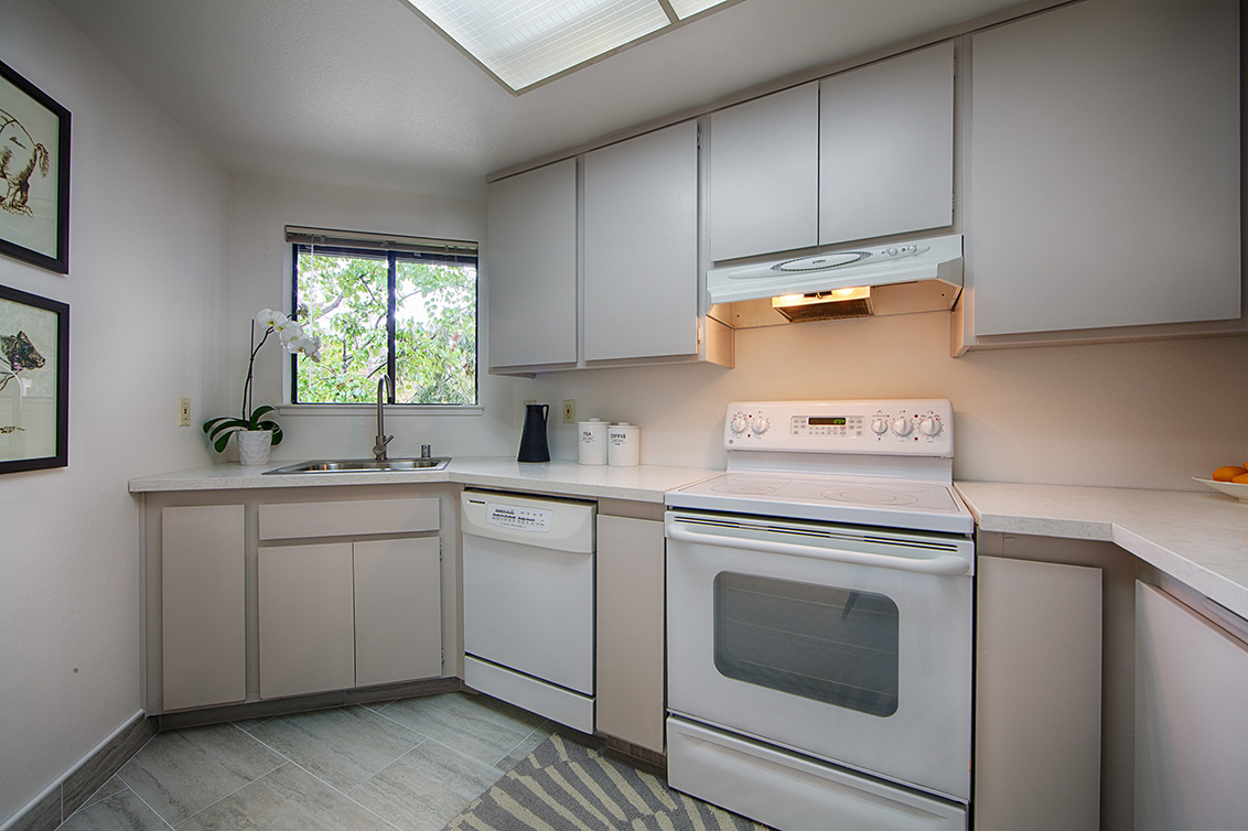 Kitchen - 1001 E Evelyn Ter 114, Sunnyvale 94086
