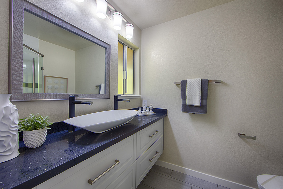 Master Bath (A) Picture - 224 E Red Oak Dr L, Sunnyvale 94086 Master Bath (A) picture - 224 E Red Oak Dr L, Sunnyvale 94086