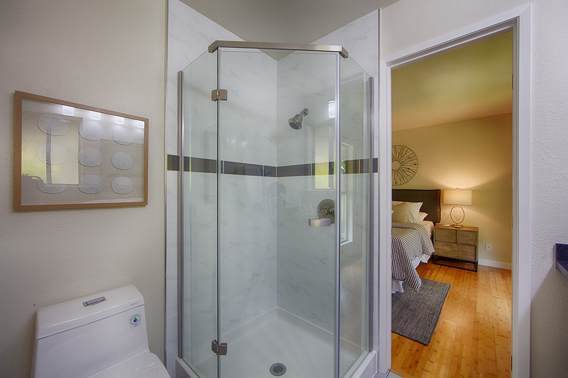 Master Bath (C) Picture - 224 E Red Oak Dr L, Sunnyvale 94086 Master Bath (C) picture - 224 E Red Oak Dr L, Sunnyvale 94086
