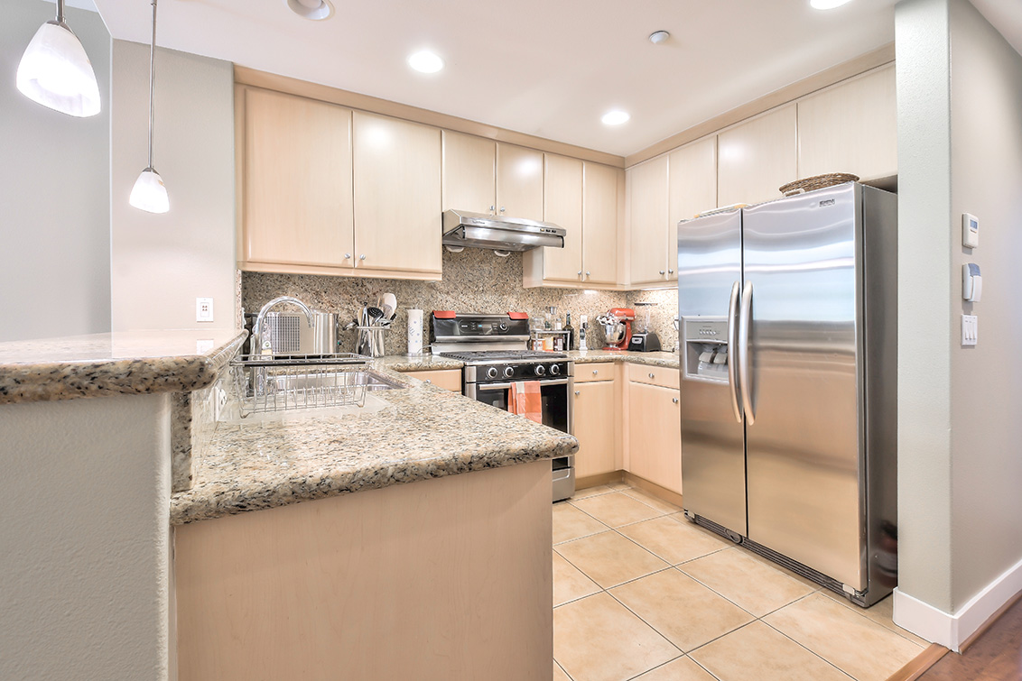 Kitchen (B) picture - 3733 Egret Ln, Palo Alto 94303
