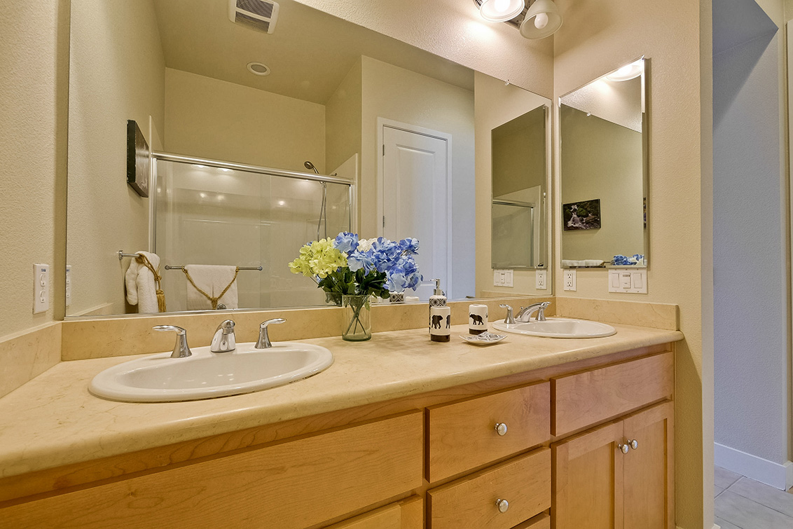 Master Bathroom (B) Picture - 3732 Feather Ln, Palo Alto 94303 Master Bathroom (B) picture - 3732 Feather Ln, Palo Alto 94303