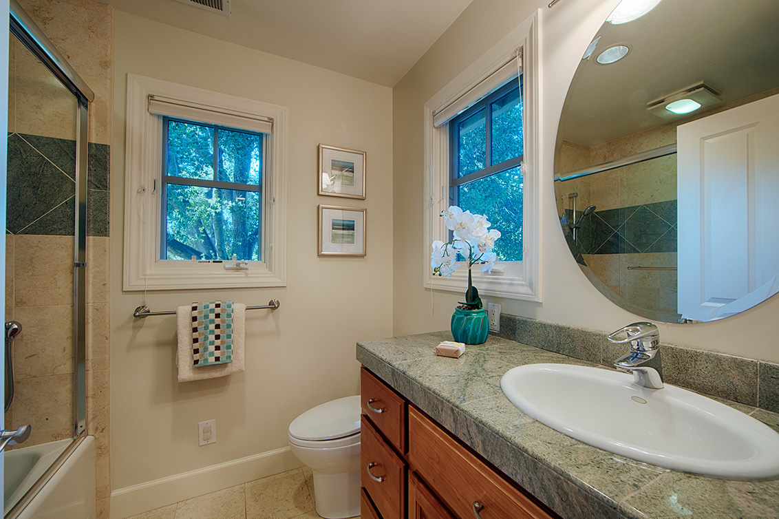 Bathroom 2 (A) Picture - 518 Georgia Ave, Palo Alto 94306 Bathroom 2 (A) picture - 518 Georgia Ave, Palo Alto 94306