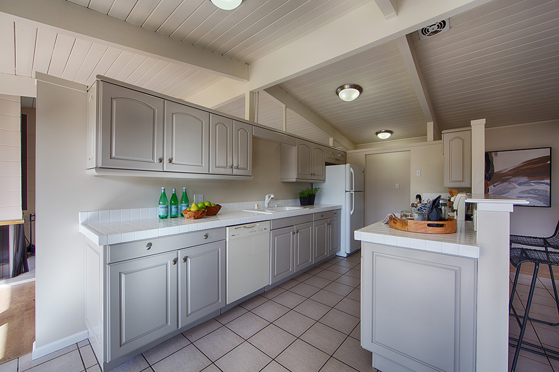 Kitchen - 3432 Greer Rd, Palo Alto 94303