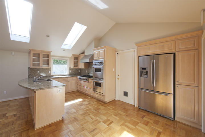 Kitchen (D) Picture - 554 Hilbar Ln, Palo Alto 94303 Kitchen (D) picture - 554 Hilbar Ln, Palo Alto 94303