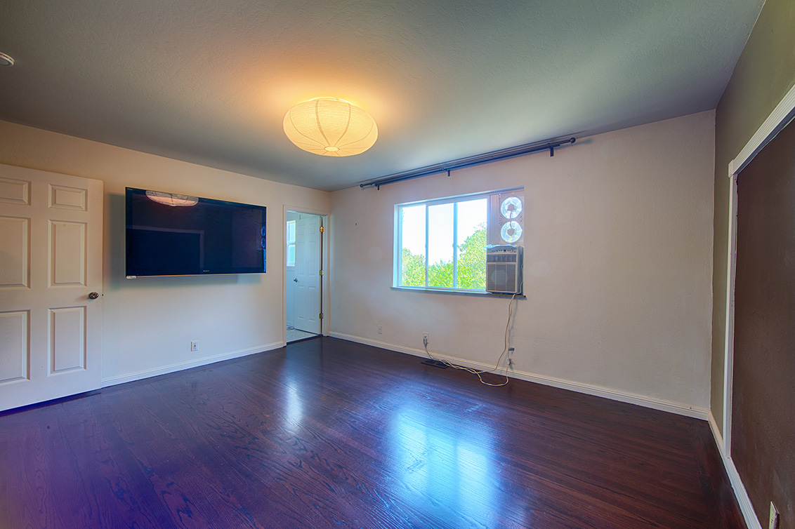Master Bedroom (B) picture - 3921 Kingridge Dr, San Mateo 94403