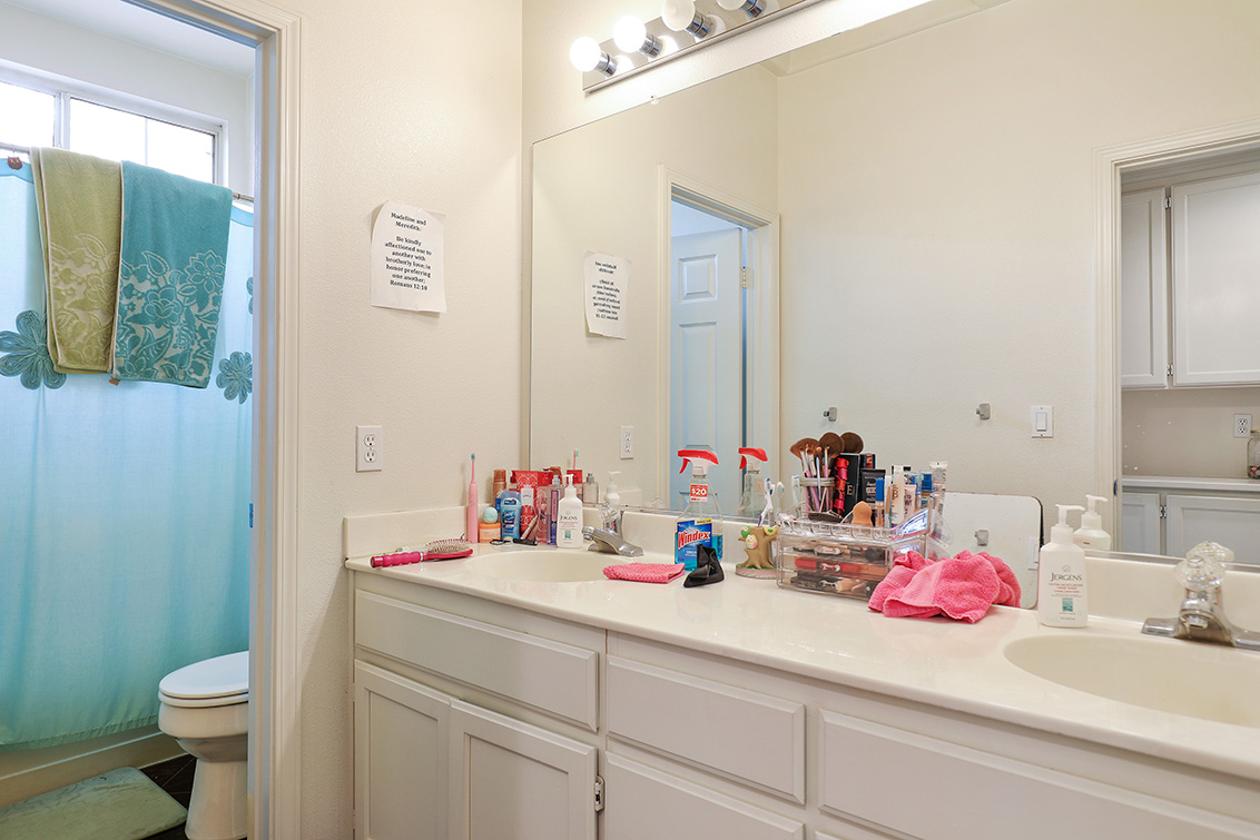 Bathroom 2 (A) picture - 2270 Lenox Pl, Santa Clara 95054