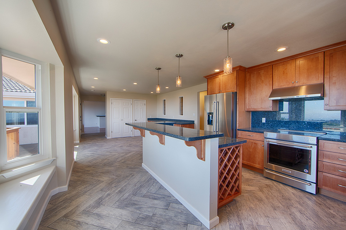 Kitchen - 13360 Montebello Rd, Cupertino 95014