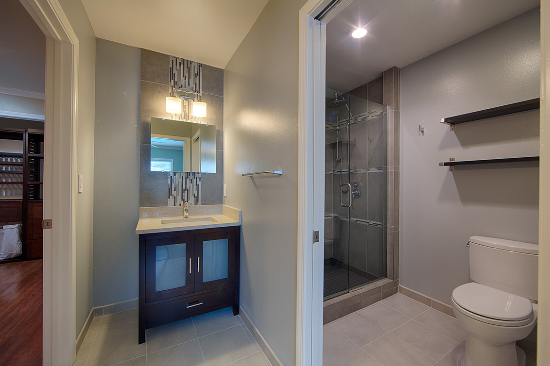 Bathroom 2 (B) Picture - 800 Mulberry Ln, Sunnyvale 94087 Bathroom 2 (B) picture - 800 Mulberry Ln, Sunnyvale 94087