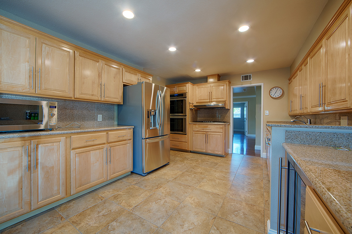 Kitchen (C) Picture - 800 Mulberry Ln, Sunnyvale 94087 Kitchen (C) picture - 800 Mulberry Ln, Sunnyvale 94087