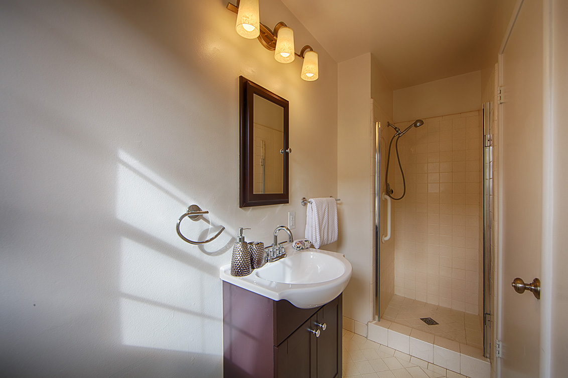 Master Bath (B) Picture - 4718 Nicolet Ave, Fremont 94536 Master Bath (B) picture - 4718 Nicolet Ave, Fremont 94536