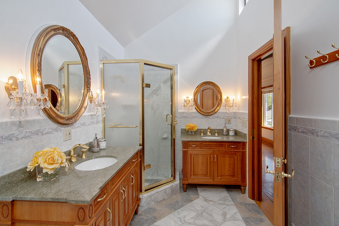 Bath - 83 Orchard Ave, Redwood City 94061