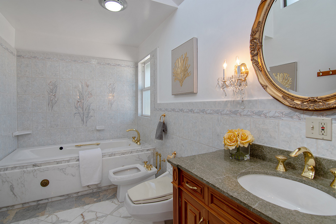 Master Bath (C) Picture - 83 Orchard Ave, Redwood City 94061 Master Bath (C) picture - 83 Orchard Ave, Redwood City 94061