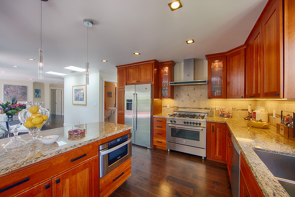 Kitchen (B) picture - 1790 Pilgrim Ave, Mountain View 94040