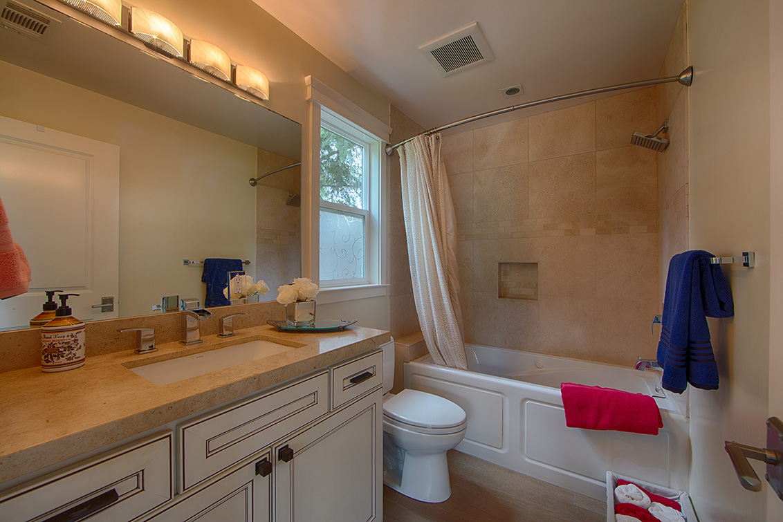 Master Bath (A) picture - 1790 Pilgrim Ave, Mountain View 94040
