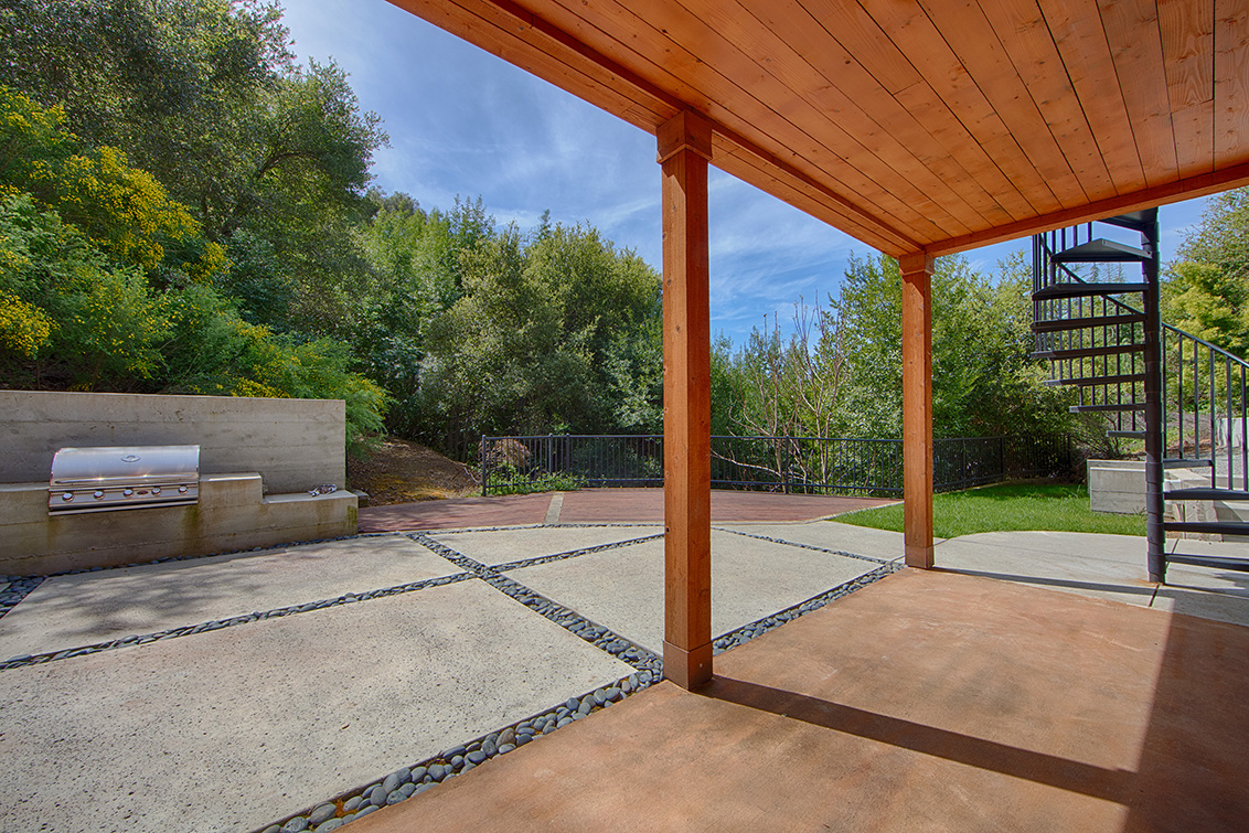 Patio (A) picture - 16860 Quarry Rd, Los Gatos 95030