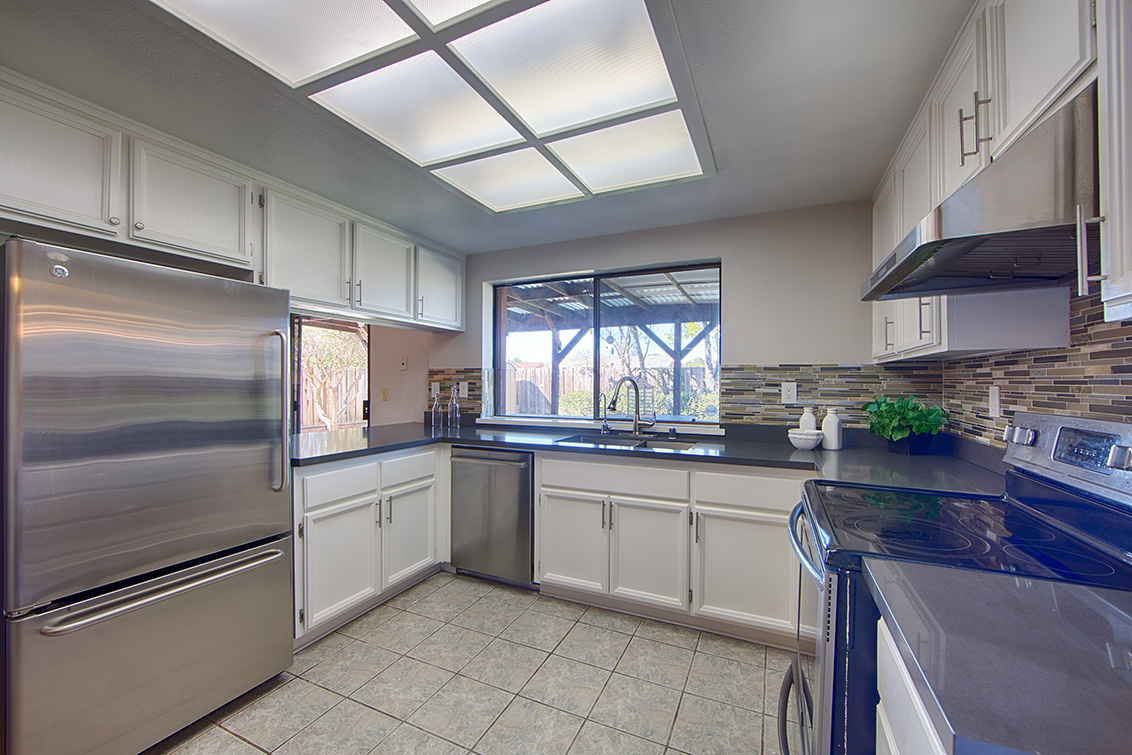 Kitchen - 4833 Scotia St, Union City 94587
