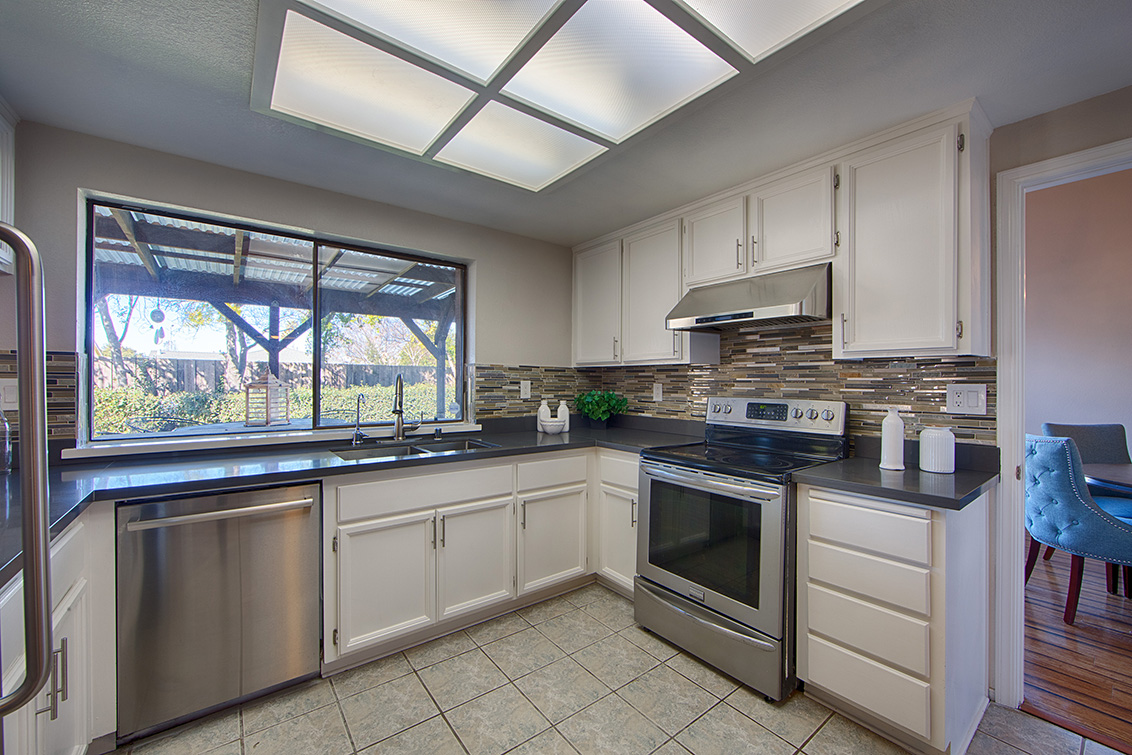 Kitchen (B) picture - 4833 Scotia St, Union City 94587