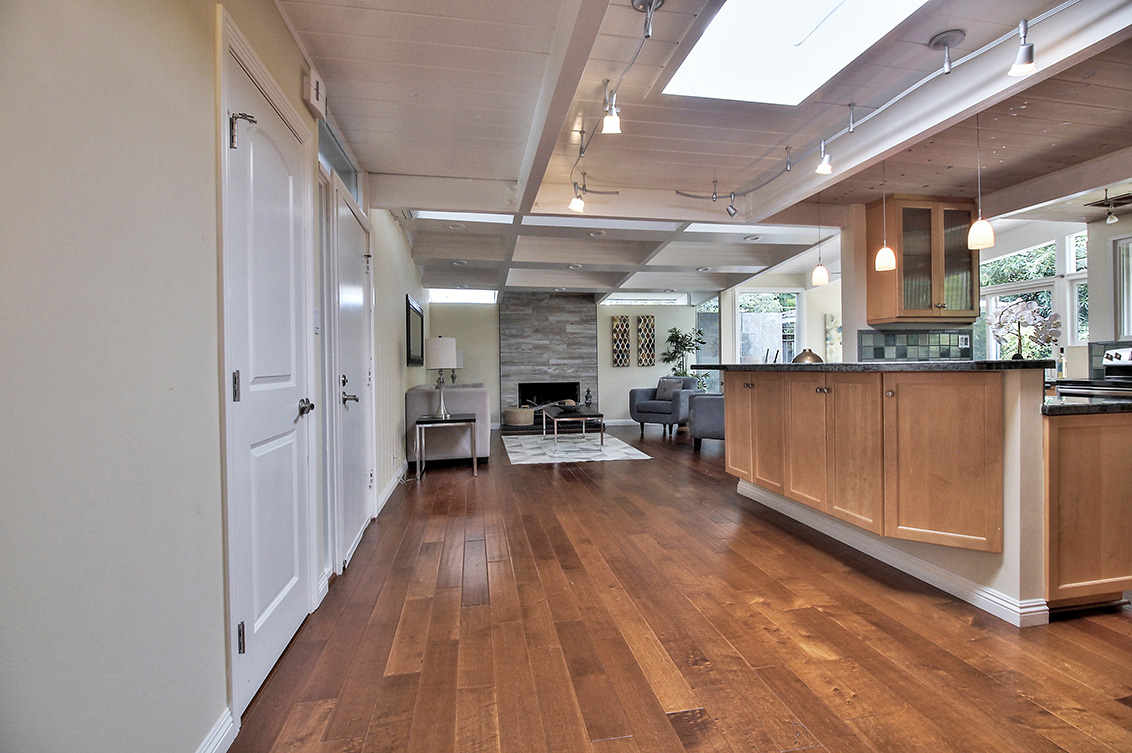Breakfast Area (A) picture - 3753 Starr King Cir, Palo Alto 94306