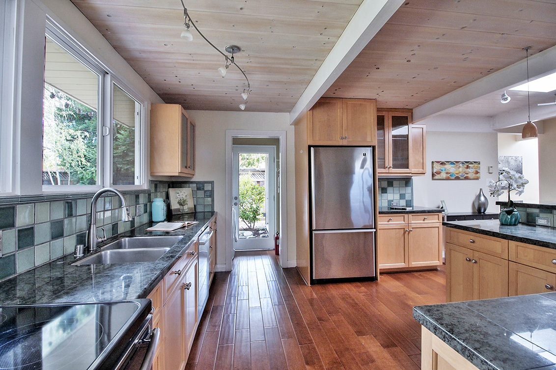 Kitchen - 3753 Starr King Cir, Palo Alto 94306