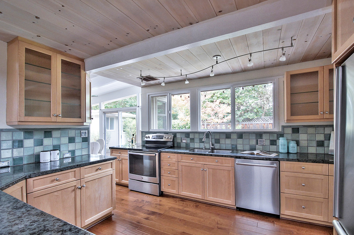 Kitchen (C) picture - 3753 Starr King Cir, Palo Alto 94306