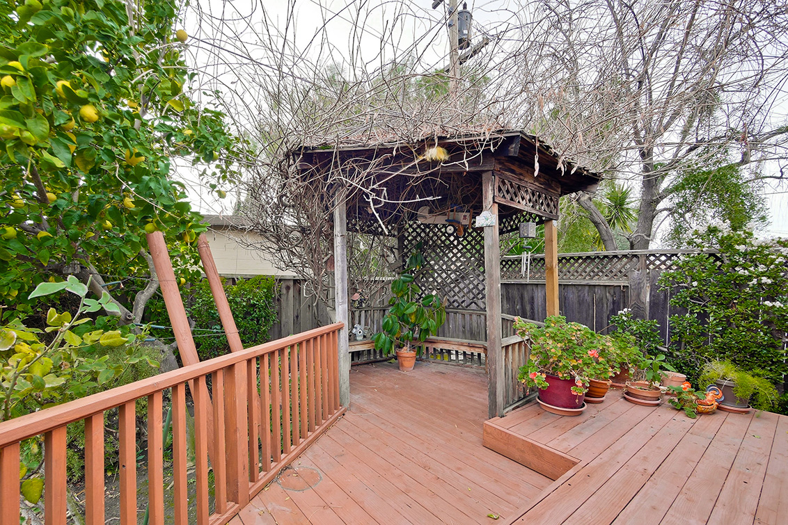 Deck (D) Picture - 1475 Stone Creek Dr, San Jose 95132 Deck (D) picture - 1475 Stone Creek Dr, San Jose 95132