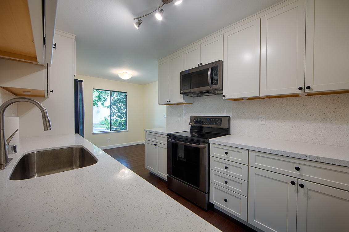 Kitchen (C) Picture - 4014 Villa Vera, Palo Alto 94306 Kitchen (C) picture - 4014 Villa Vera, Palo Alto 94306