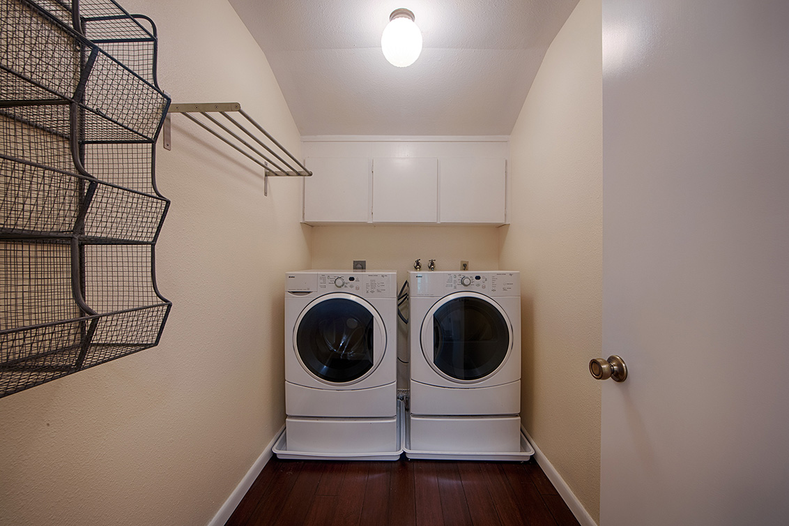 Laundry (A) Picture - 4014 Villa Vera, Palo Alto 94306 Laundry (A) picture - 4014 Villa Vera, Palo Alto 94306