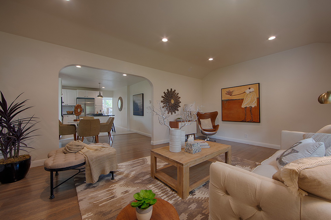Living Room (D) picture - 704 Winchester Dr, Burlingame 94010