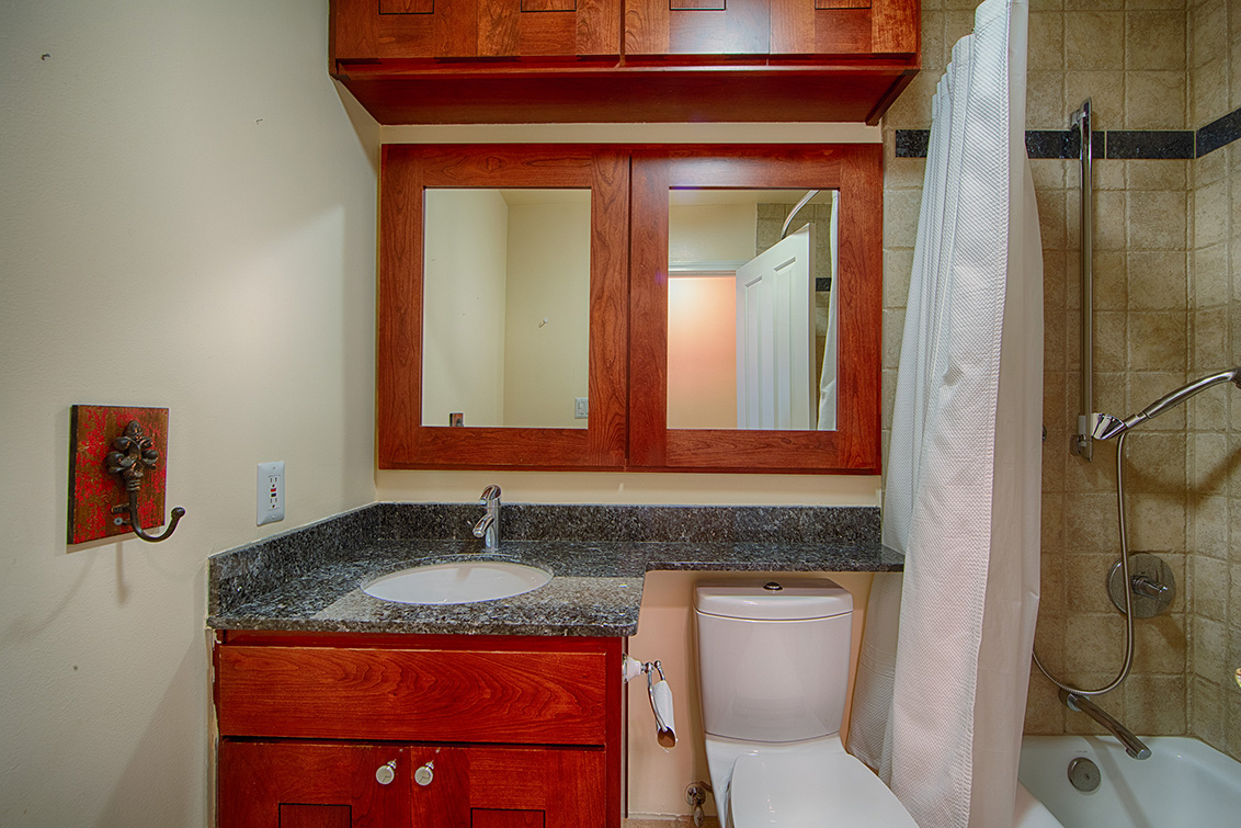 Bathroom 2 (A) picture - 35255 Wycombe Pl, Newark 94560