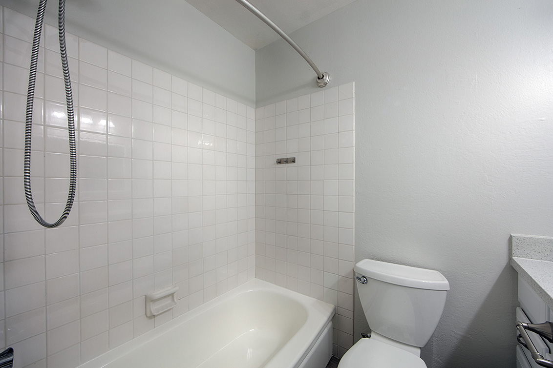 Bathroom 2 (B) Picture - 1213 Admiralty Ln, Foster City 94404 Bathroom 2 (B) picture - 1213 Admiralty Ln, Foster City 94404