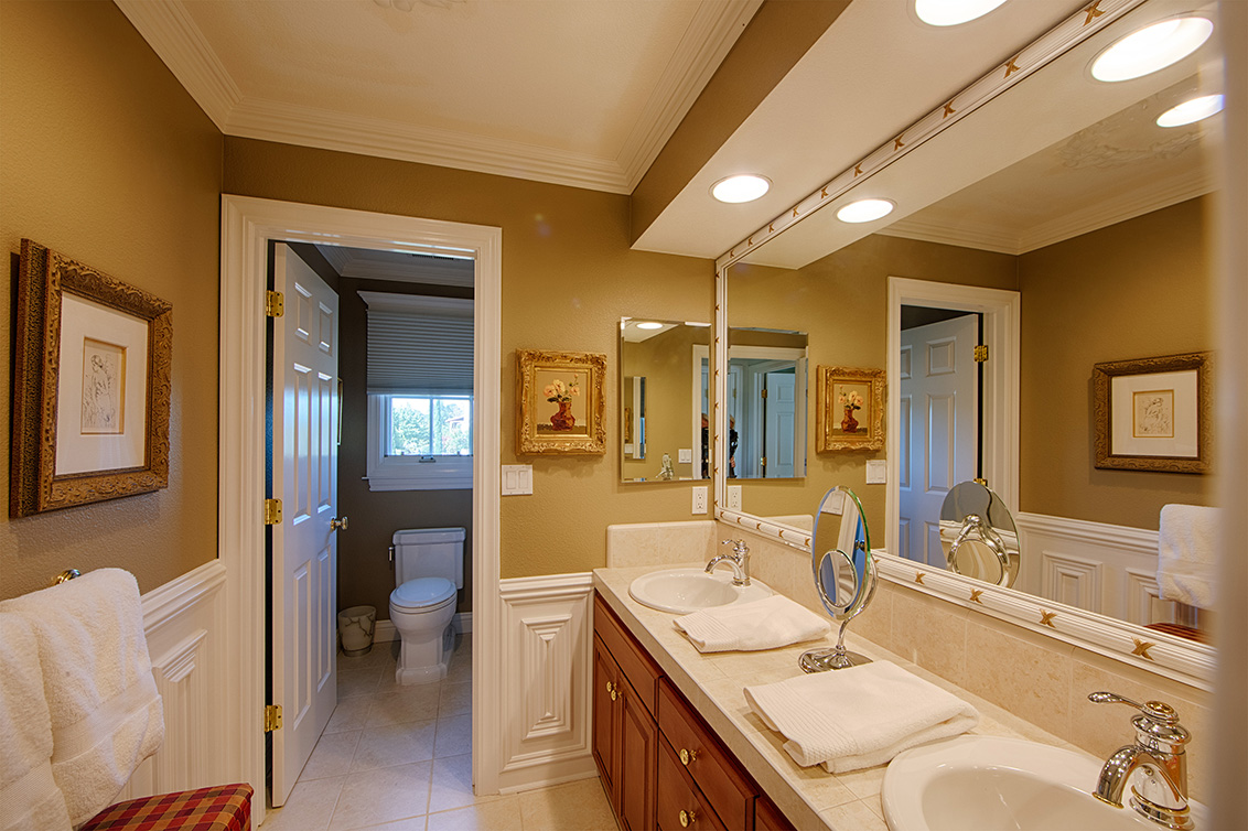 Bathroom 2 (A) Picture - 21131 Canyon Oak Way, Cupertino 95014 Bathroom 2 (A) picture - 21131 Canyon Oak Way, Cupertino 95014