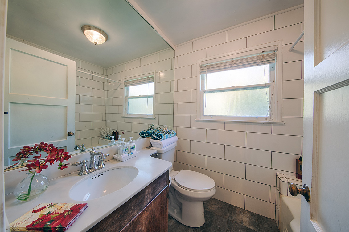 Bathroom 1 (B) Picture - 1400 Edgewood Rd, Redwood City 94062 Bathroom 1 (B) picture - 1400 Edgewood Rd, Redwood City 94062