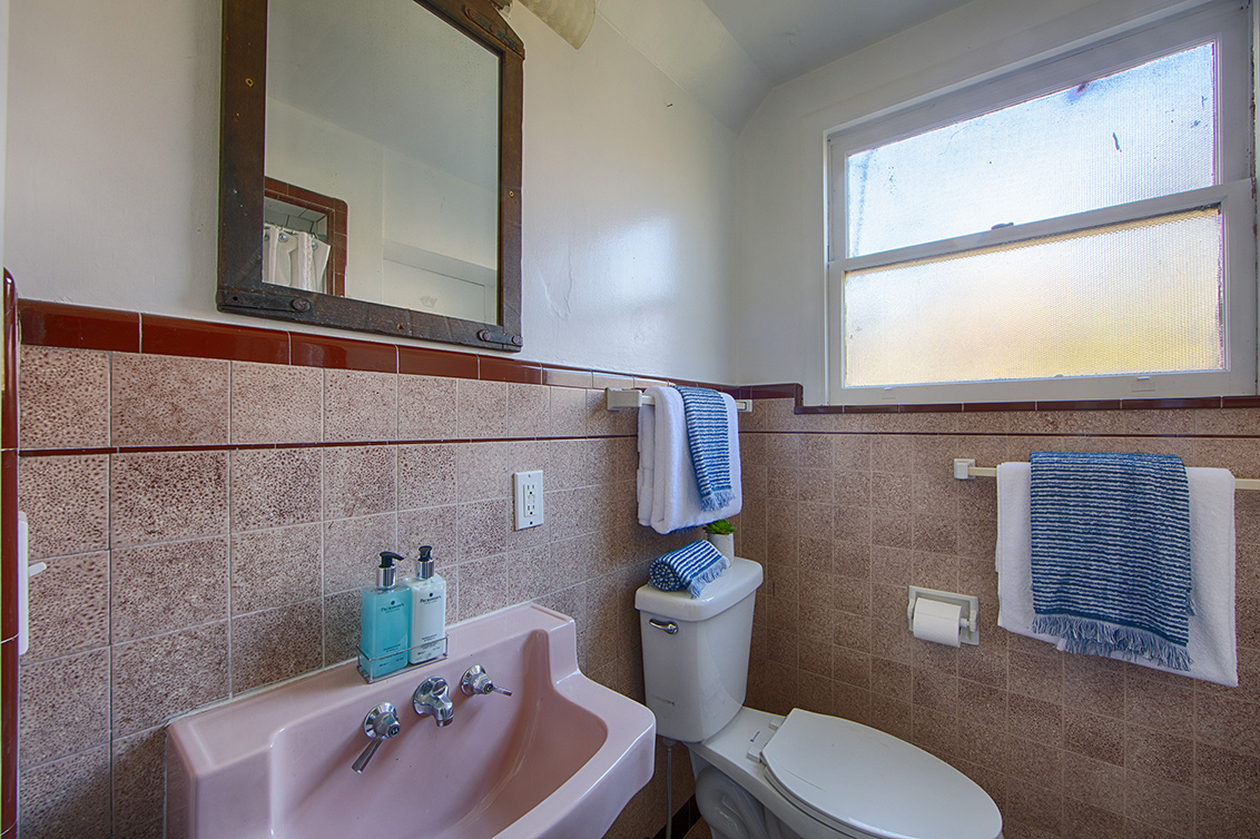 Bathroom 2 (A) Picture - 1400 Edgewood Rd, Redwood City 94062 Bathroom 2 (A) picture - 1400 Edgewood Rd, Redwood City 94062